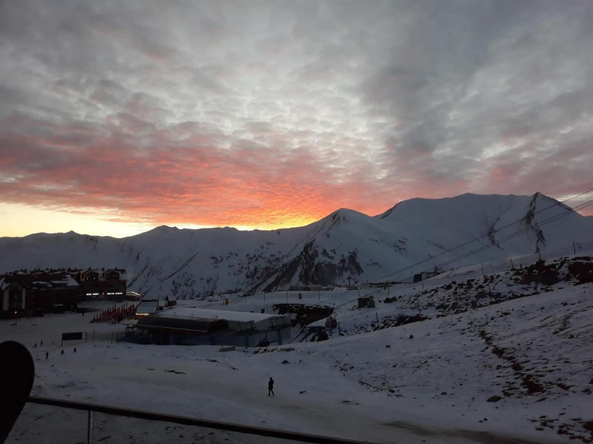 Atrium Mountain View Apartment, New Gudauri Bagian luar foto
